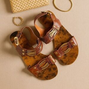 Chinese Laundry brown/ gold strappy flat sandal ❤️ size 7